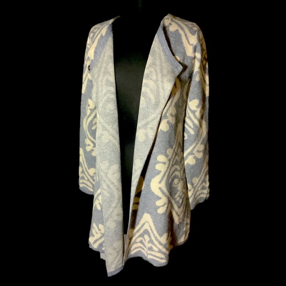 Wear 2 ways. Soft angora-like soft long tunic sweater, wear open or closed S - Picture 8 of 12